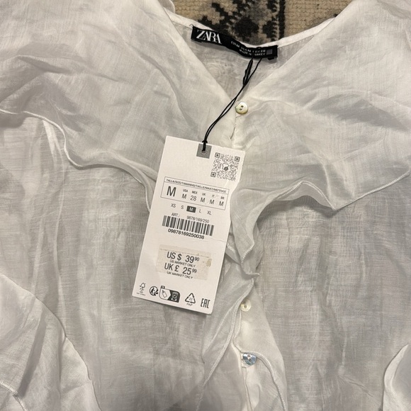 🆕 Zara V-NECK TOP WITH THIN STRAPS. RUFFLE DETAIL. FRONT BUTTON CLOSURE - Picture 5 of 5